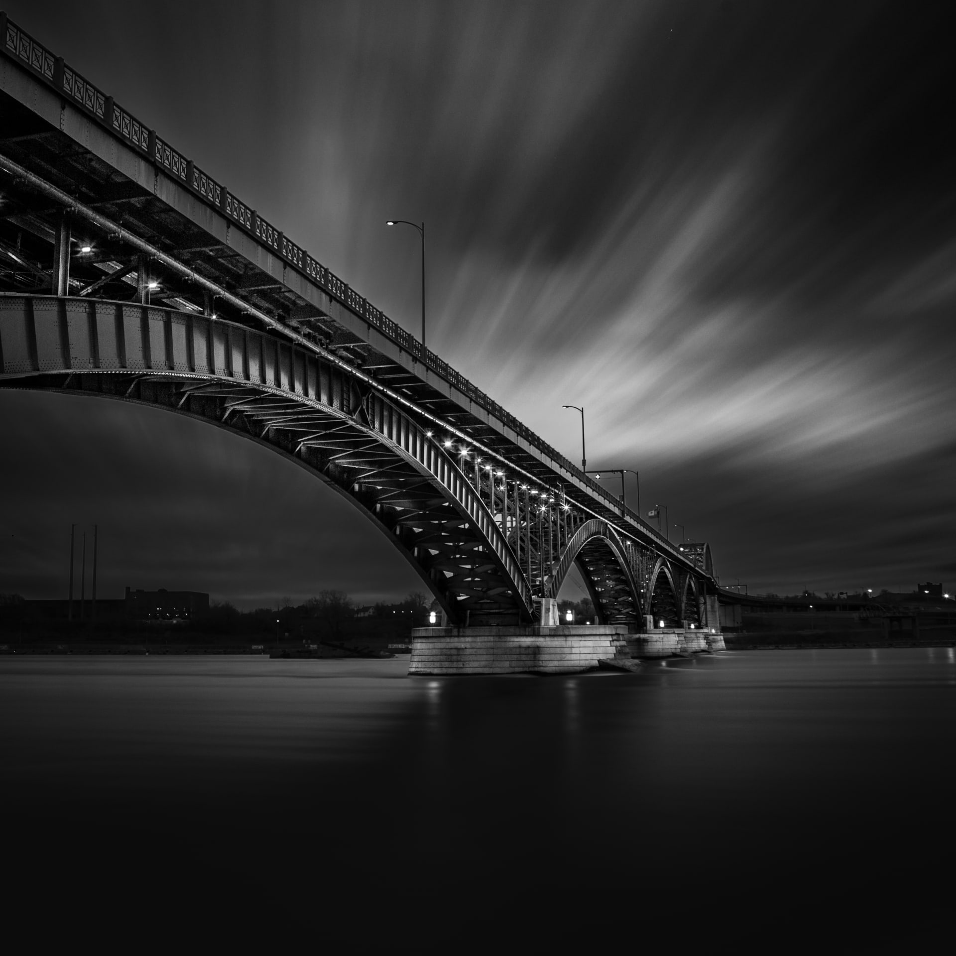 PΞACΞ BRIDGΞ - BW