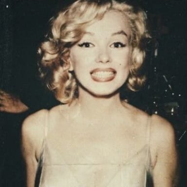 Christine_Clue's pfp